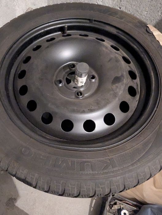 URGENT, set de roti de iarnă