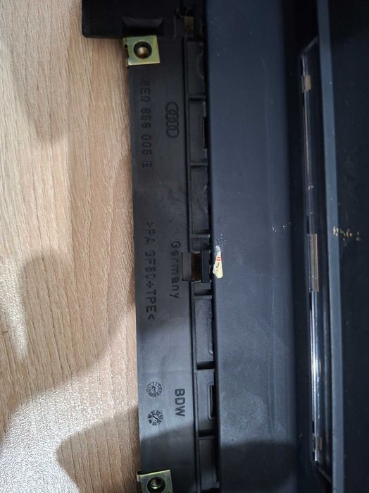 Единичен дин за audi