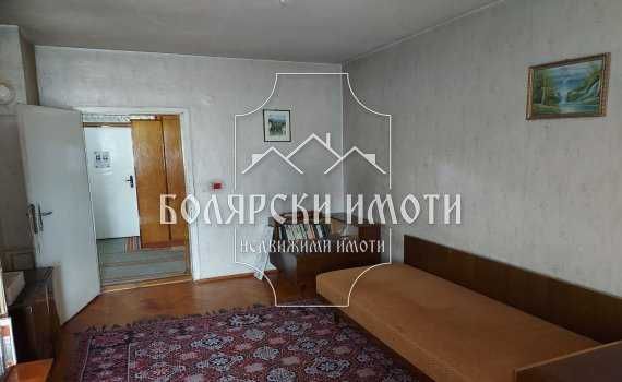 Продава се Тристаен апартамент в Велико Търново, Център - 115 кв.м за 898 €/кв.м - Снимка #2