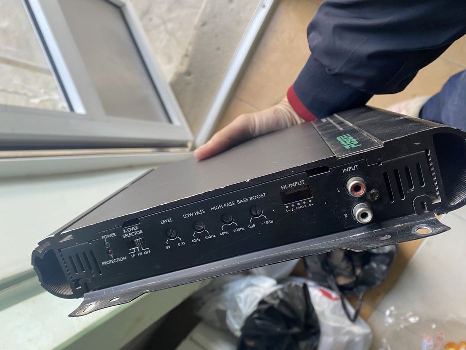 Авто усилитель Fusion