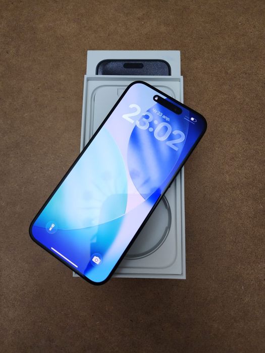 Продам 15 про макс