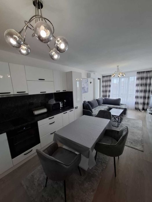 Дава се под наем Тристаен апартамент в Враца, Център - 93 кв.м за 510 € - Снимка #3