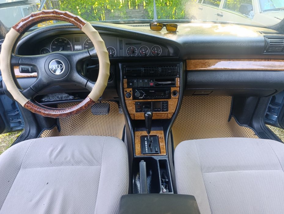 Ауди 100 с4.  2.3. инжектор.