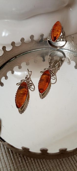 Комплект-пръстен и обици от МЕЛХИОР.
Цена-30 лв