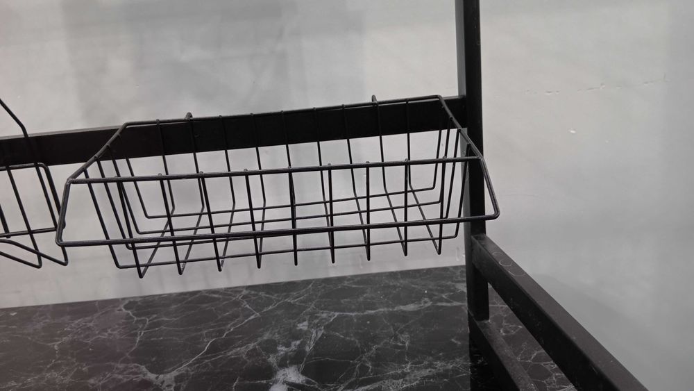 Регулируема поставка за съдове и плодове