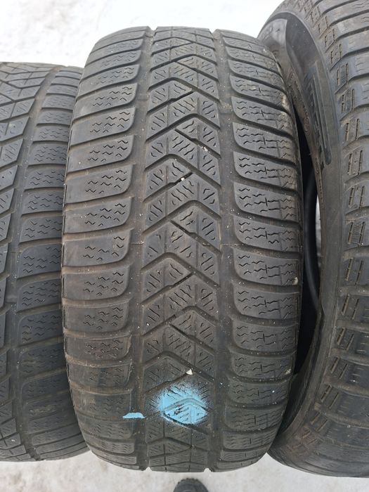 Продам шины 225/50/17 пирелли