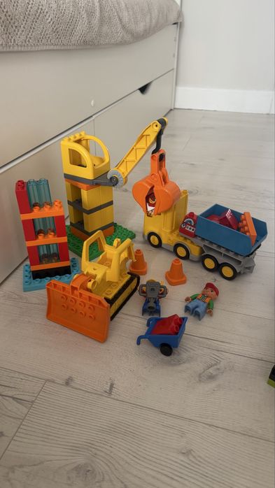 Продам наборы Lego Duplo стройка
