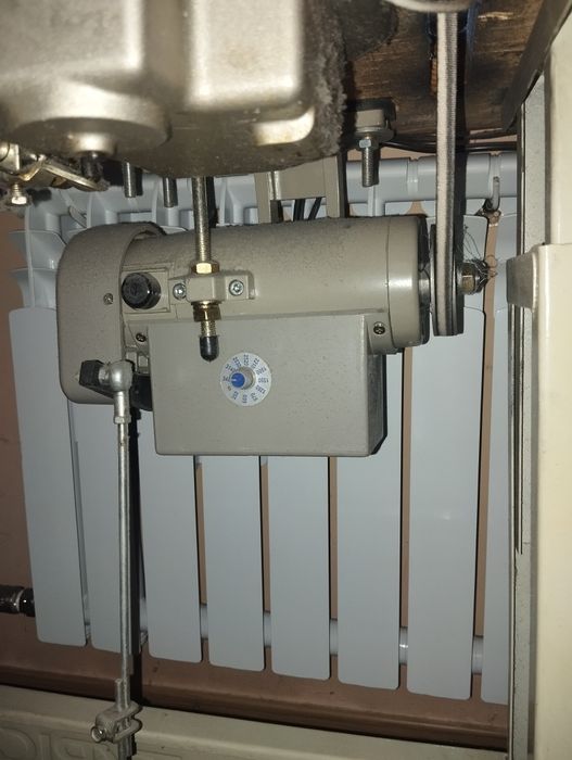 Продам швейную машинку