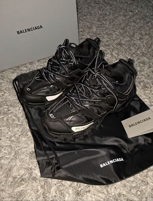 Balenciaga track