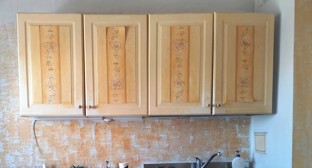 Set corpuri suspendate pentru mobilier de bucătărie