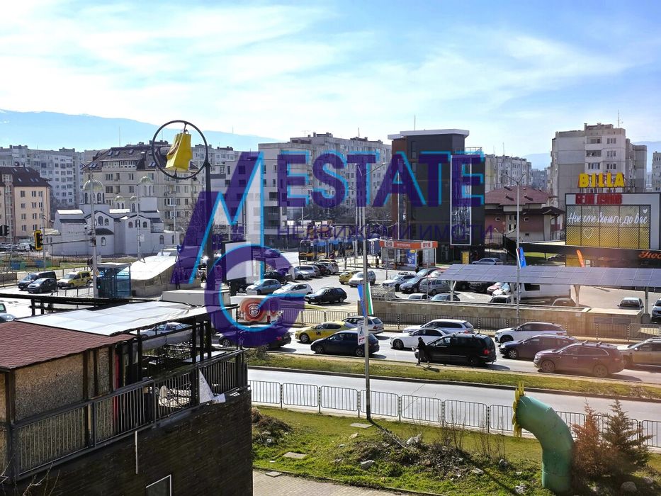 Тристаен апартамент в гр. София, жк. Връбница 2