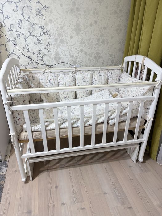 отдам кроватку детскую