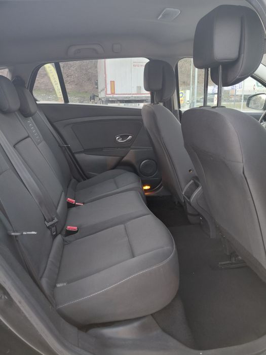 Renault megane facelift 3  1,9 diesel 130 cai an 2010 euro 5 Navigație/Carli/Incalzire  scaune