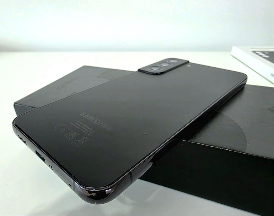 Samsung Galaxy S22 Plus, cu accesorii,  impecabil