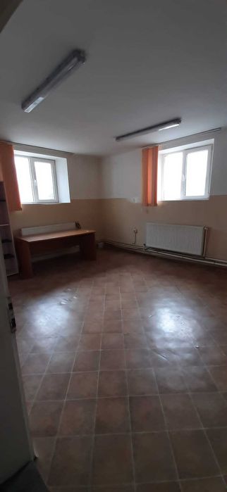 spatii birouri  renovate ,luminoase  inchiriat de la proprietar