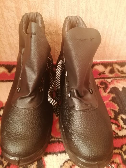 Продам! ботинки! новые!