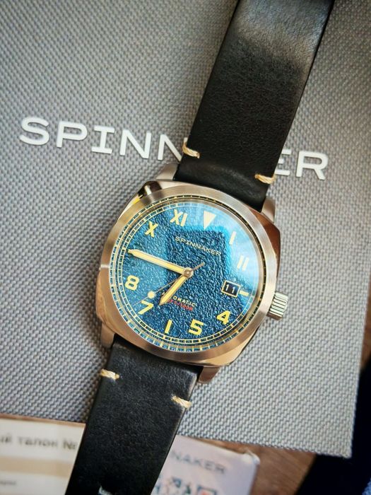 Часы Spinannaker в стиле Penerai