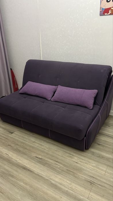 Фиолетовый диван расскладушка