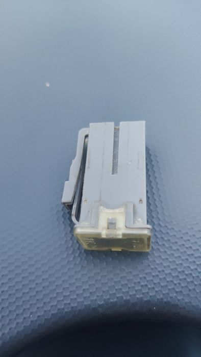 Предохранитель 75A на Nissan primera p10