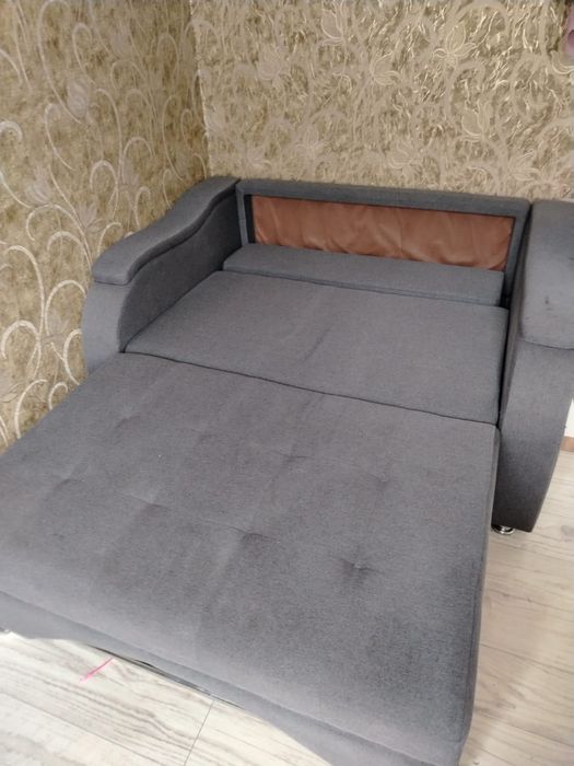 СРОЧНО продам подростковый диван