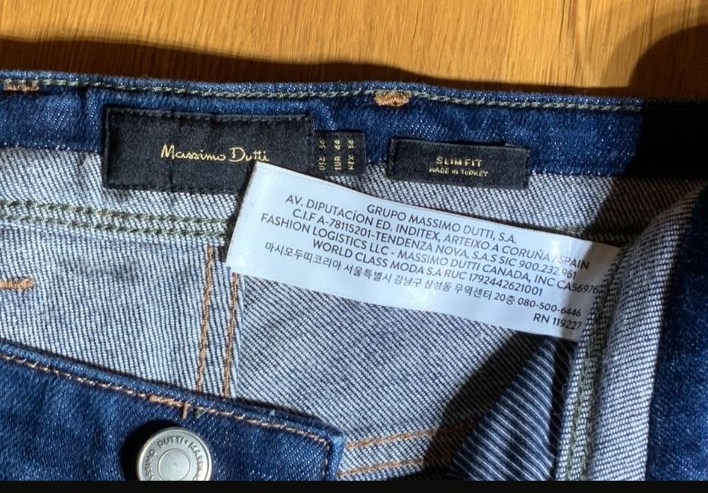 Blugi barbati  MASSIMO  DUTTI -- SLIM FIT  marimea  44
Model: 0040 -