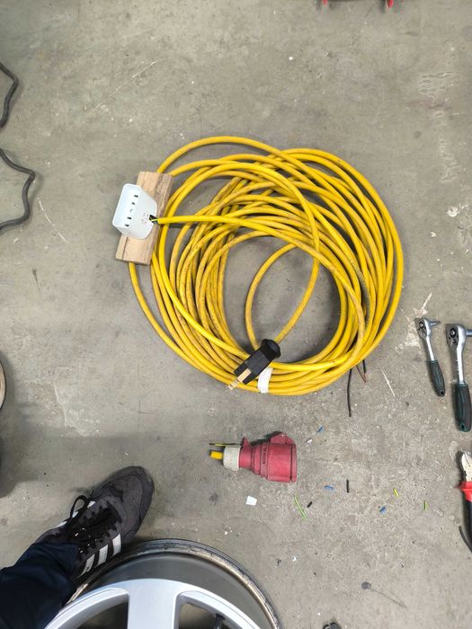 Трифазен удължител немски силиконов 5 жилен