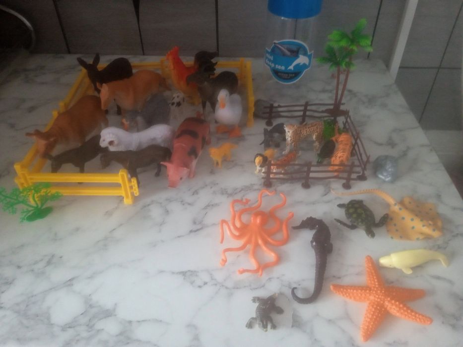 Продам красивые наборы животных за 2000тг