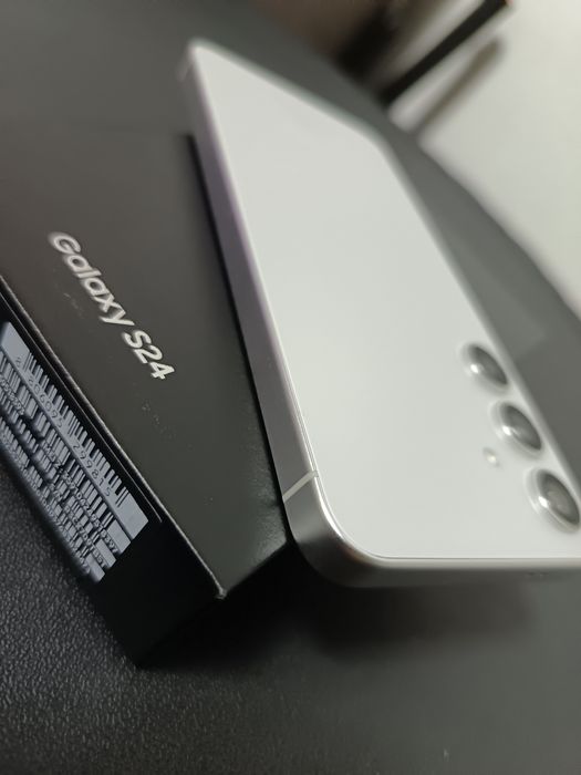 Vând Samsung S24 Alb 128/8 Gb