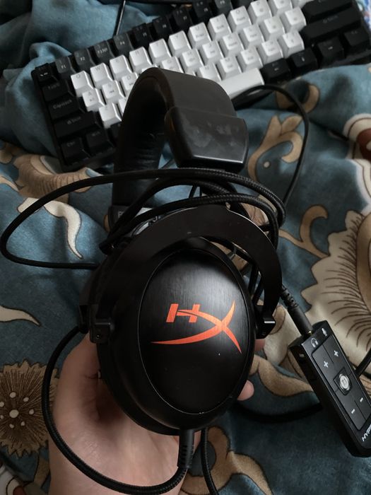 продается Наушники hyperX