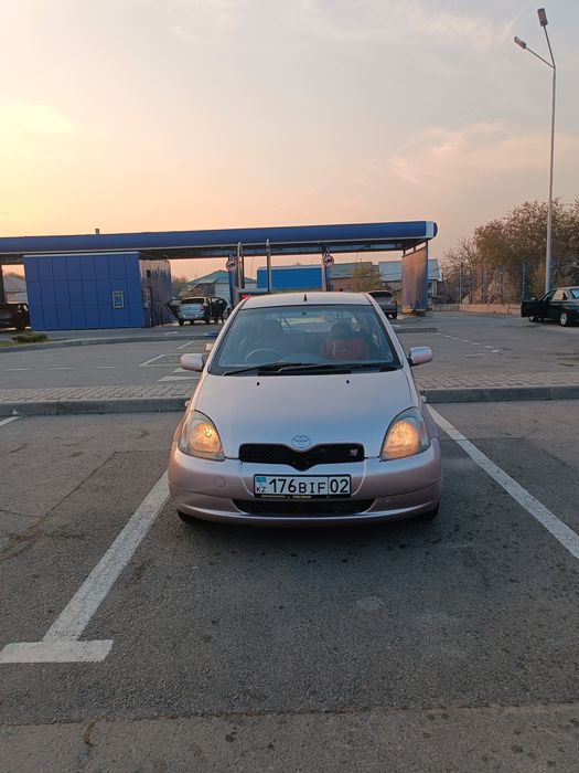 Продам машину toyota vitz