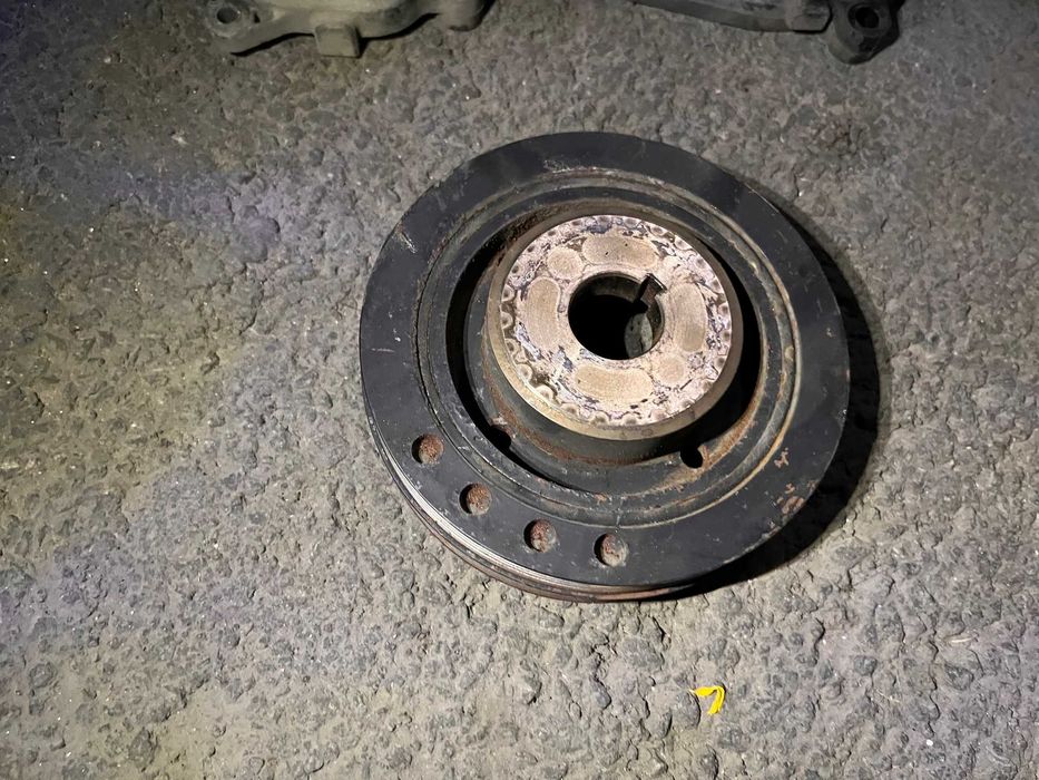 Шкив коленвала на Subaru Forester