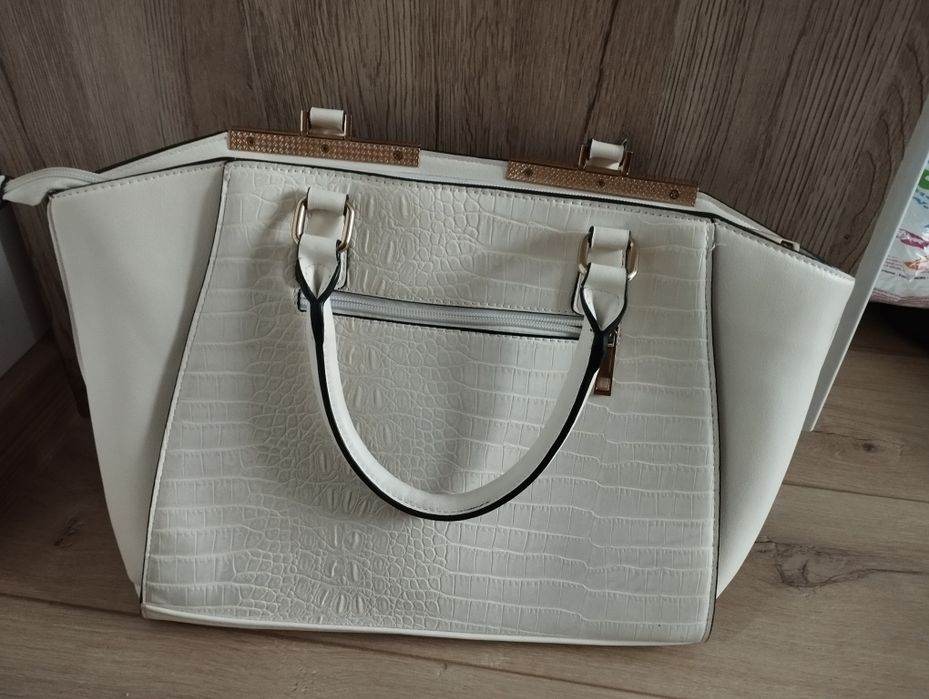 Кожена дамска чанта