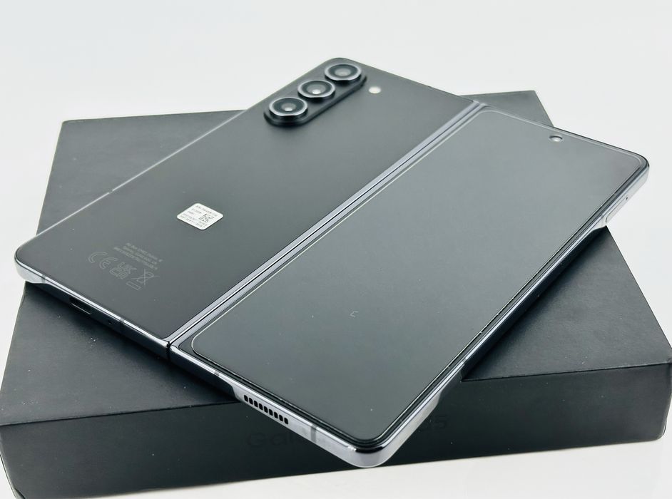 Samsung Galaxy Z Fold 5 5G 256GB 12RAM Black Перфектен! Гаранция!