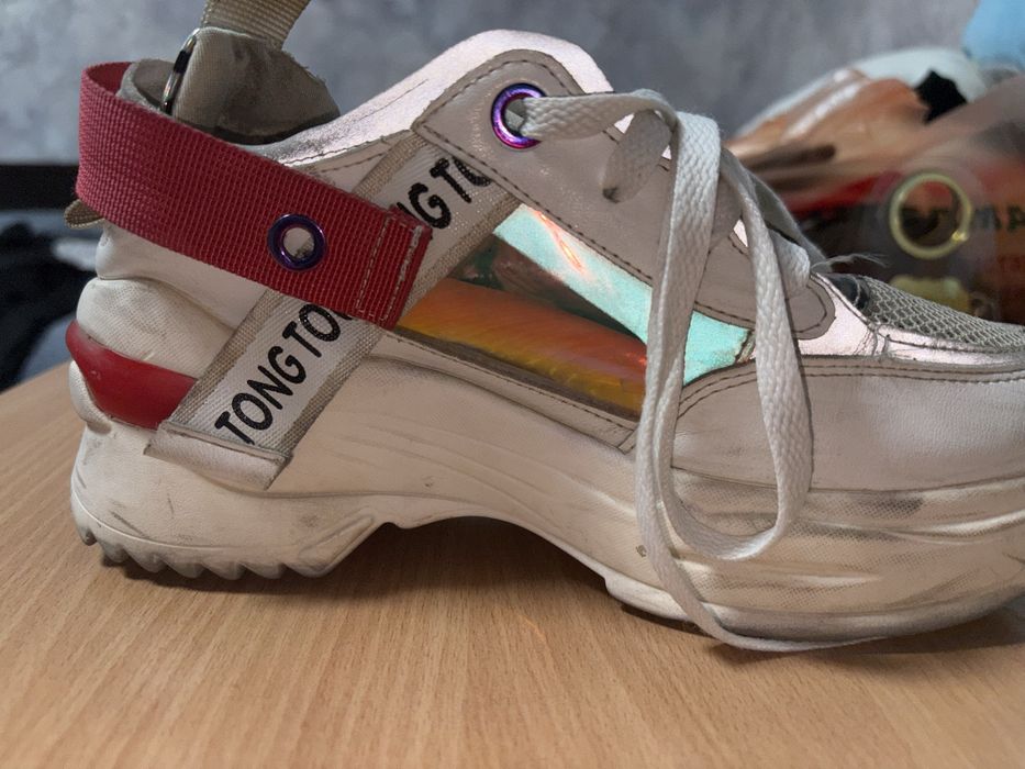 Кросовки женские