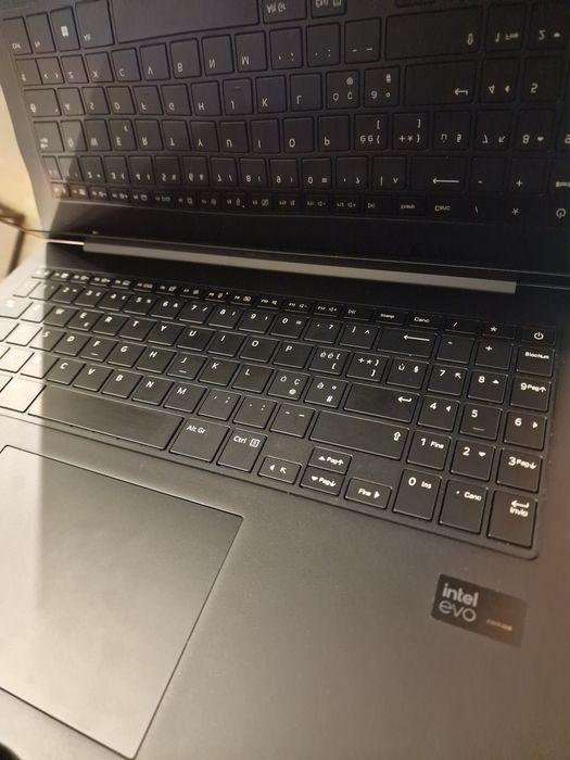 LG Gram Laptop Oled i7 ultra slim 16GB Ram 16inch