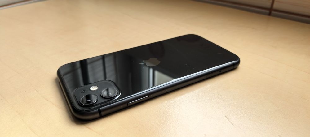 Display Iphone 11 + Carcasa + Capac Spate  (COMPLET - fara placa baza)