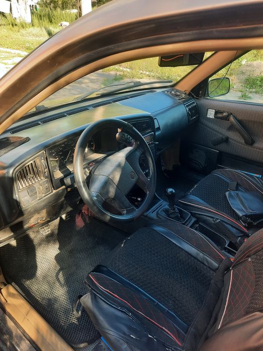 Пассат б3 1.8 универсал 1989г.в