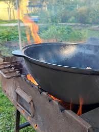 Продам хороший чугунный казан