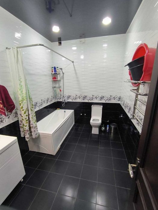 Продается капитальный 2х этажный дом на 6 соток в МСГ Алишеробод.