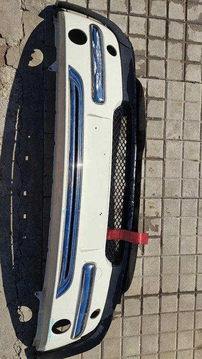 Предна броня от мини уан