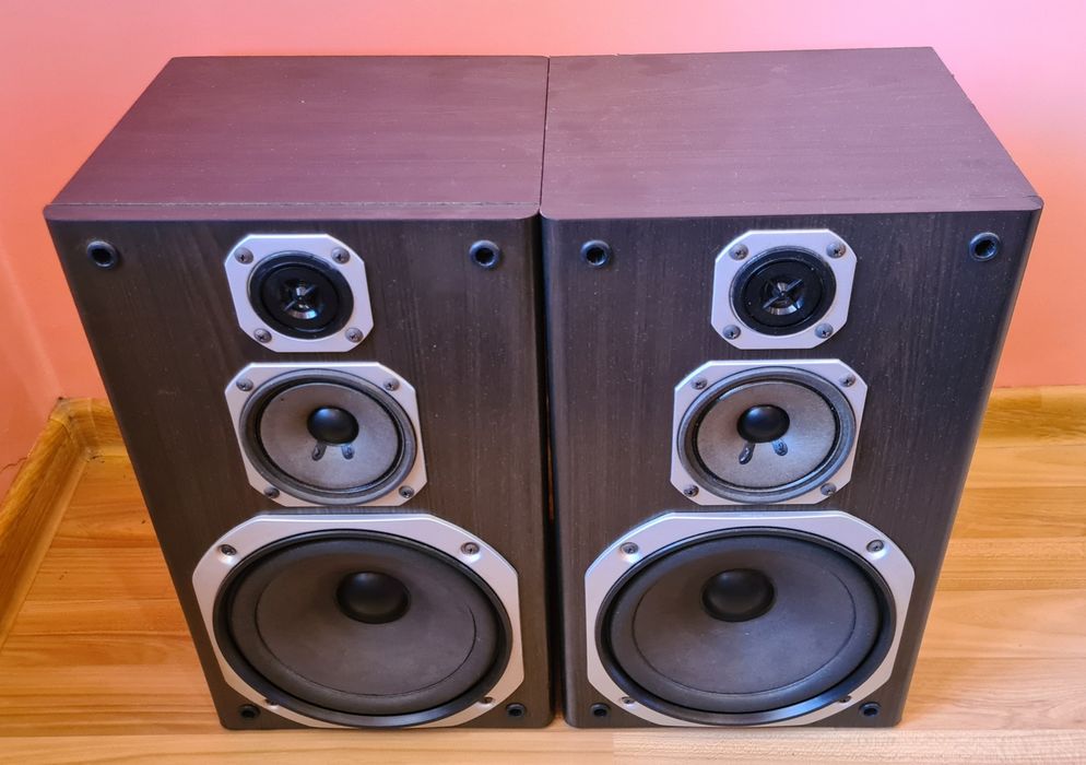 Vând sau schimb Boxe Universum VTCF-4617, 60W RMS, În Stare Impecabilă