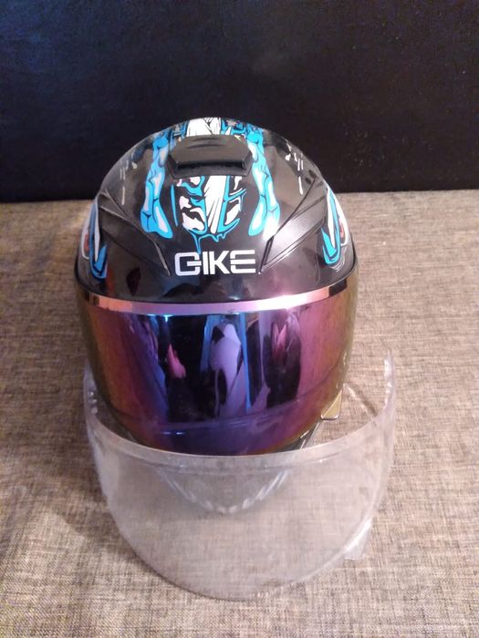 Продам 2 Шлема на скутер