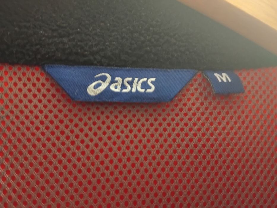 Jachetă sport ASICS, mărimea M, Roșu/Gri – Ideale pentru Alergare/Training