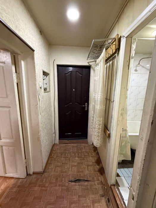 Продажа квартира Яшнабад Дубовый первый этаж кирпичный для Бизнеса