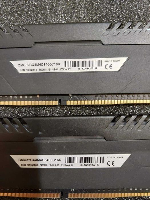 16GB 3400Mhz CL16 - Corsair Vengance LED налични общо (4x8GB) DDR4