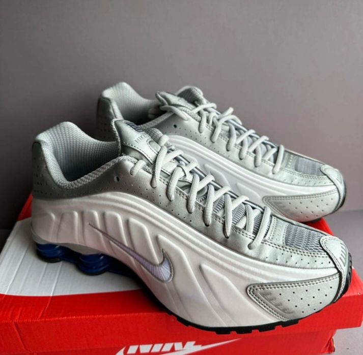 Adidasi Nike Shox R4
