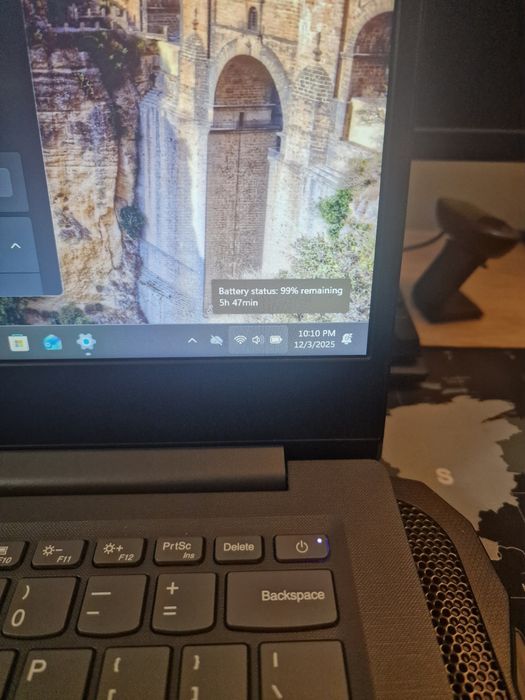 Laptop Lenovo V14 ADA