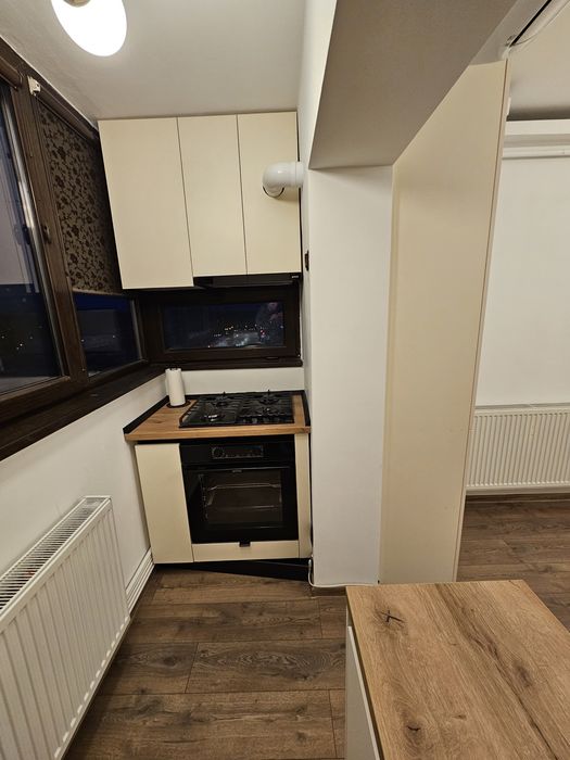 Închiriez apartament 3 camere langa Medicină