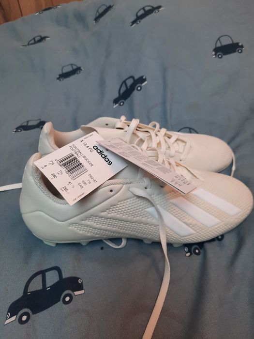 Ghete fotbal adidas noi marime 41