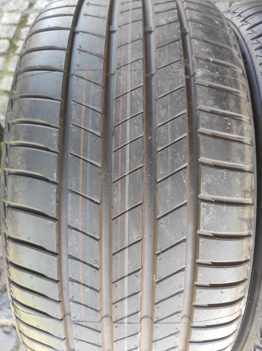 245/40/19 Bridgestone 4бр. Нови